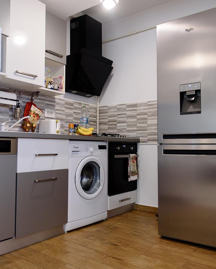 Carla'S Apartment, Airport & Train Station Shuttle Iasi Extérieur photo