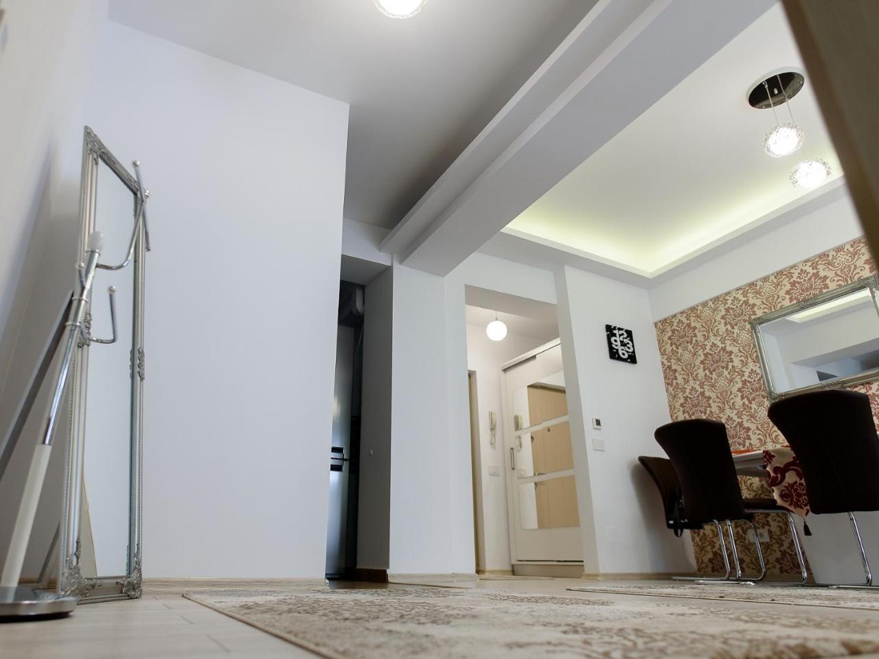 Carla'S Apartment, Airport & Train Station Shuttle Iasi Extérieur photo